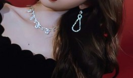 美妆师爆料杨幂事件视频,揭秘明星化妆台背后的秘密